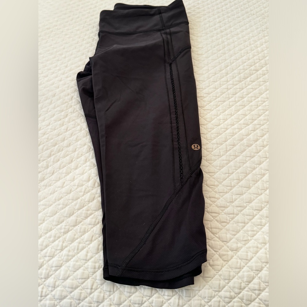 Lululemon capri leggings size 6 black